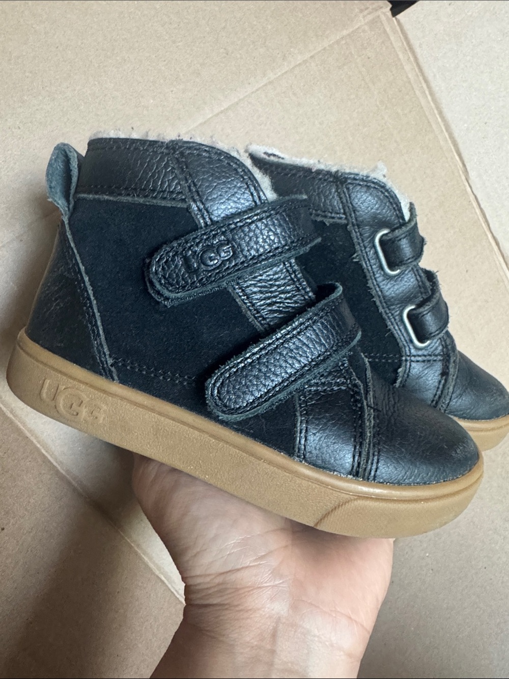 UGG Kids Black Leather & Suede High-Top Boots with Gum Sole -9c